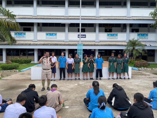 1. นักเรียนโรงเรียนพยุหะพิทยาคมรับรางวัลเข้าร่วมการแข่งขันฟุตซอลหญิงเขามโนคัพครั้งที่31 รุ่นประชาชนทั่วได้รับรางวัลรองชนะเลิศอันดับ1